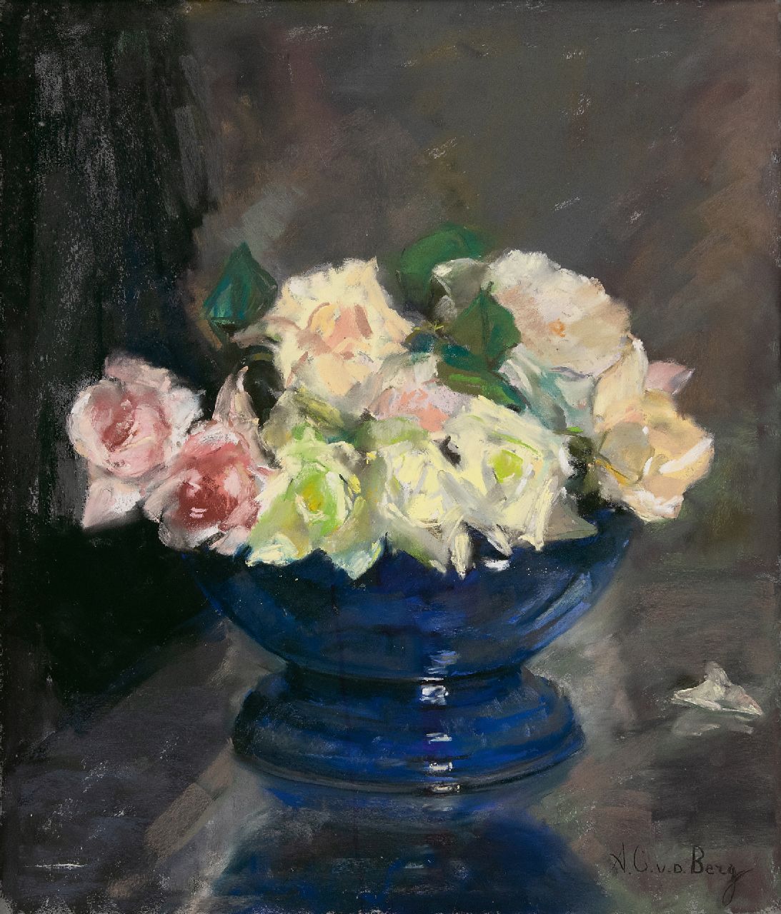 Berg A.C. van den | Anna Carolina 'Ans' van den Berg | Aquarellen en tekeningen te koop aangeboden | Blauw schaaltje met rozen, pastel op papier 43,0 x 37,0 cm, gesigneerd rechtsonder