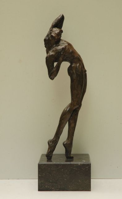 Meyer K.  | Nijinsky, brons 62,0 x 14,0 cm, gesigneerd op hiel rechtervoet