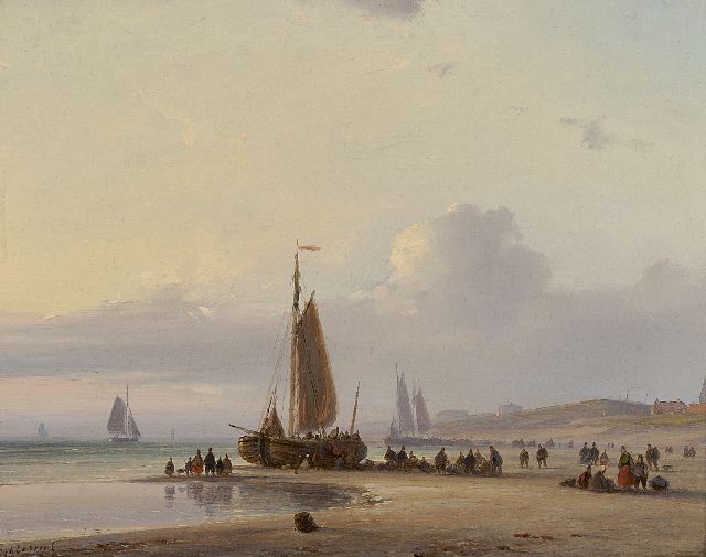 Kleijn L.J.  | Bomschuit en vissersvolk op het strand van Scheveningen, olieverf op paneel 18,7 x 23,5 cm, gesigneerd l.o.