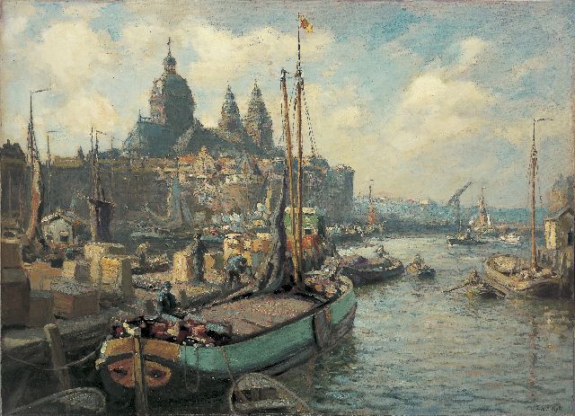 Moll E.  | Afgemeerde boten in Amsterdam met de St.-Nikolaaskerk en de Schreierstoren, olieverf op doek 80,3 x 110,6 cm, gesigneerd r.o.