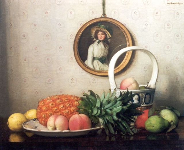 Jan Bogaerts | Stilleven met vruchten en een rond portretje, olieverf op doek, 50,2 x 61,0 cm, gesigneerd r.b. en gedateerd 1911