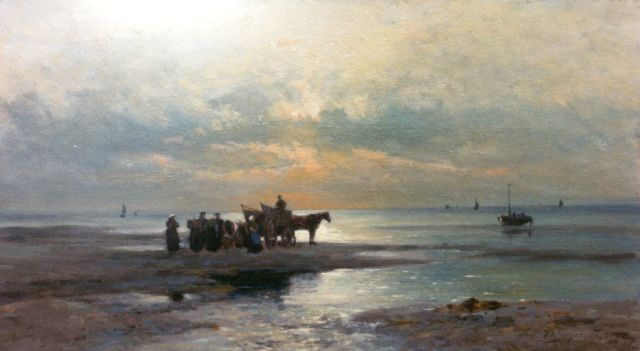 Piet Schipperus | Schelpenkar en vissers bij ondergaande zon, 32,0 x 57,7 cm, gesigneerd r.o. + verso en gedateerd 1919