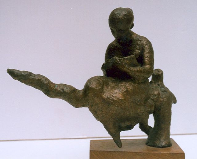Starreveld P.  | Lezende vrouw op tak, brons 25,7 x 29,0 cm, gesigneerd met monogram op stronk