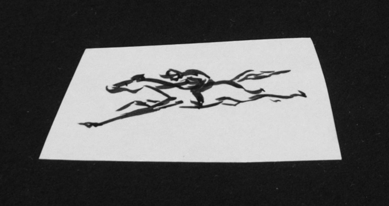 Oranje-Nassau (Prinses Beatrix) B.W.A. van | Beatrix Wilhelmina Armgard van Oranje-Nassau (Prinses Beatrix), Rennend paard met jockey, potlood en Oost-Indische inkt op papier 3,0 x 7,1 cm, te dateren augustus 1960
