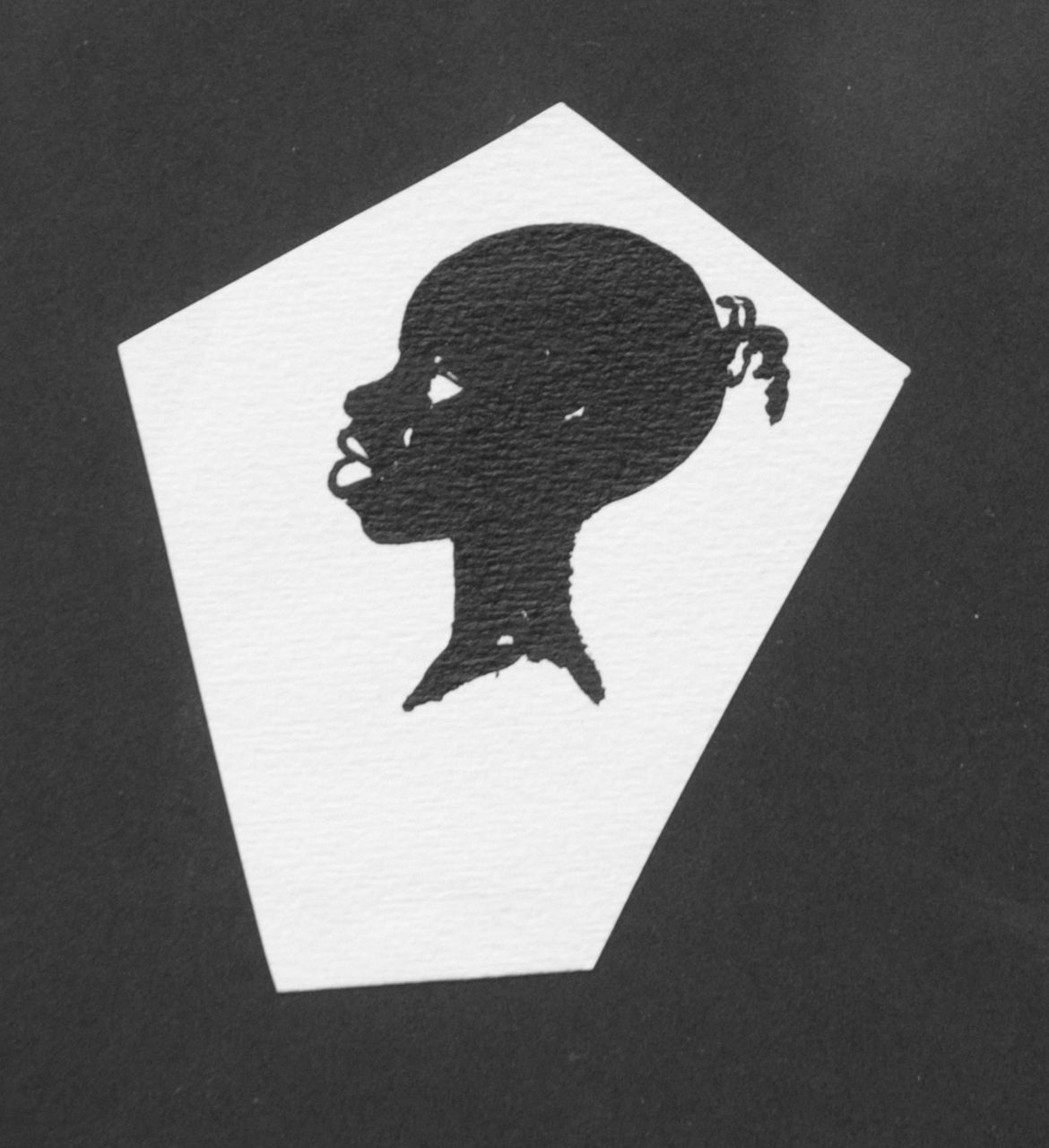 Oranje-Nassau (Prinses Beatrix) B.W.A. van | Beatrix Wilhelmina Armgard van Oranje-Nassau (Prinses Beatrix), Negerkopje, potlood en Oost-Indische inkt op papier 9,0 x 8,1 cm, te dateren augustus 1960