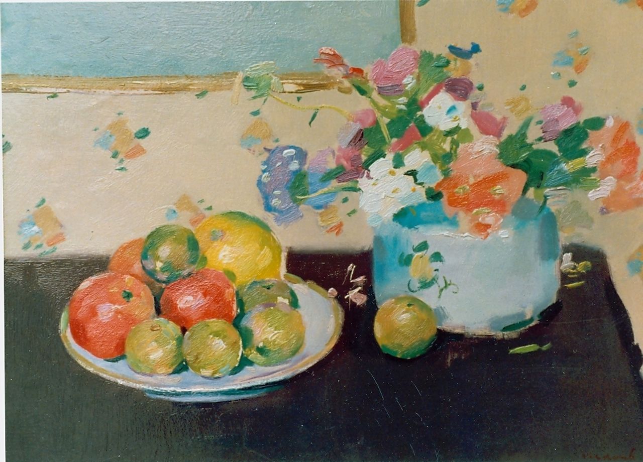 Verdonk F.W.  | Frederik Willem 'Frits' Verdonk, Stilleven met bloemen en fruit, olieverf op board 43,0 x 47,0 cm, gesigneerd rechtsonder