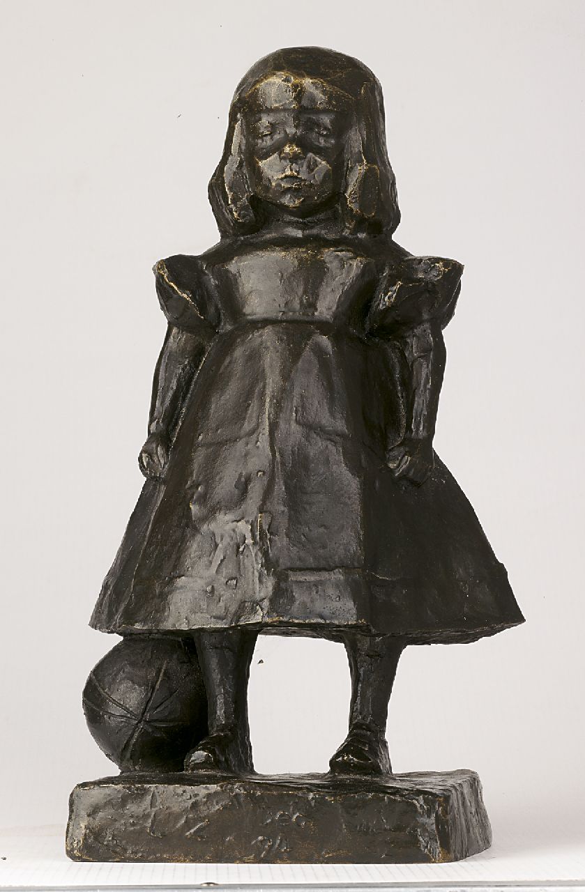 Zijl L.  | Lambertus Zijl, Meisje met bal, brons 28,9 cm, gesigneerd op basis met initialen