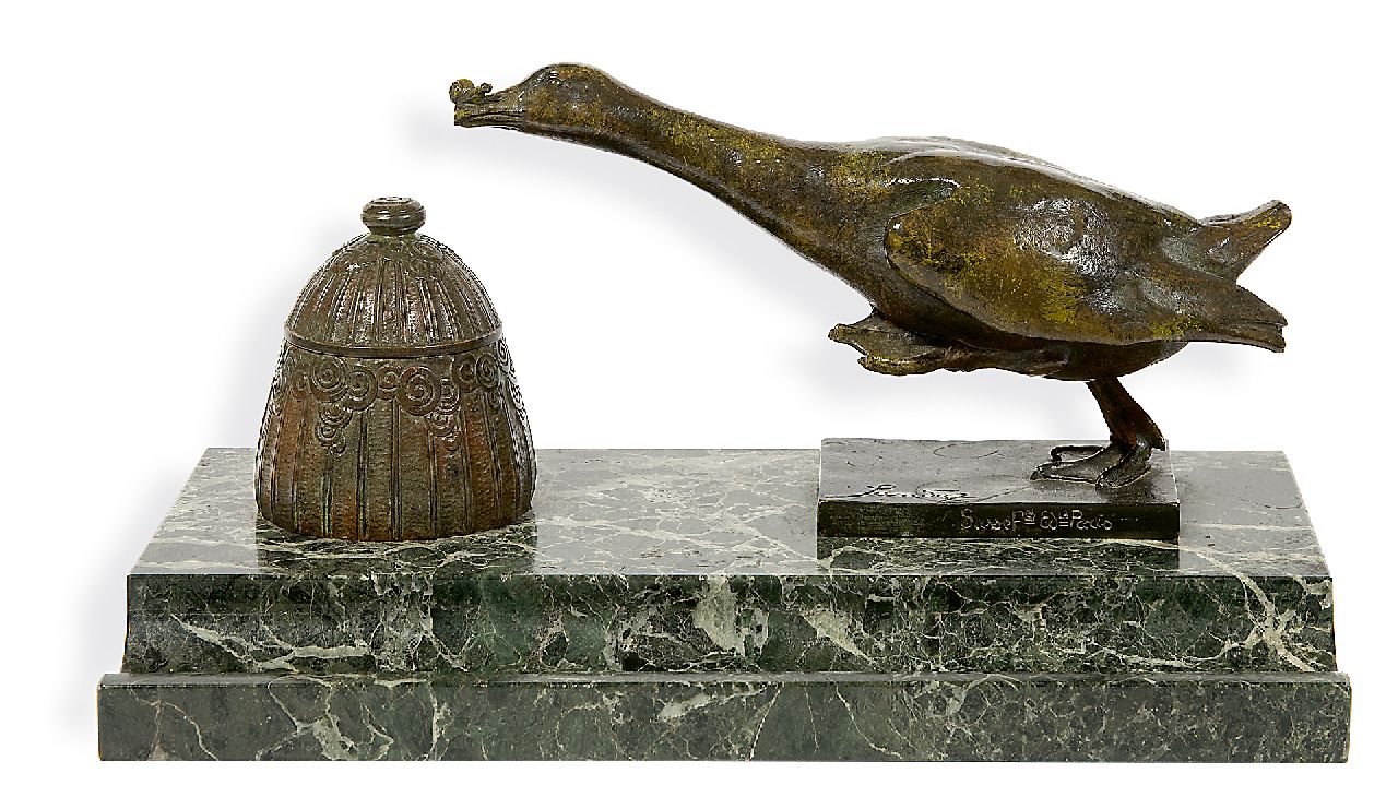 Sandoz E.M.E.  | Édouard Marcel Émile Sandoz | Beelden en objecten te koop aangeboden | Inktstel met 'Gans is zo snel als de slak', brons 13,5 x 26,5 cm, gesigneerd op bronzen basis