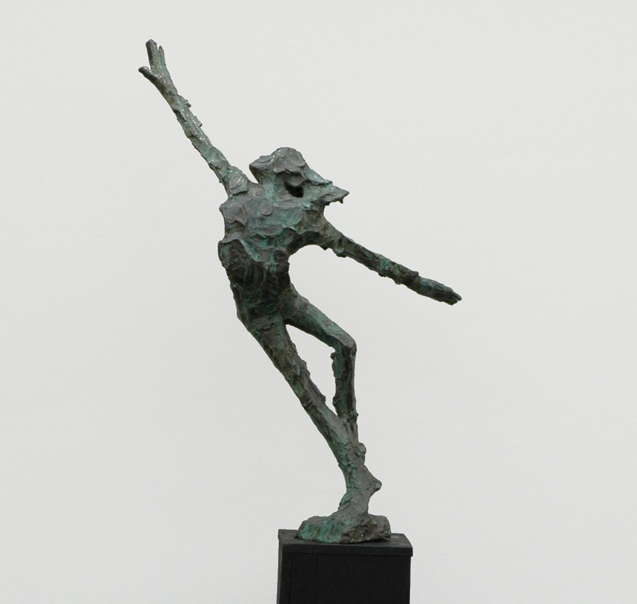 Bakker W.F.  | Willem Frederik 'Jits' Bakker | Beelden en objecten te koop aangeboden | A dancer, brons 116,0 x 34,0 cm, gesigneerd op basis