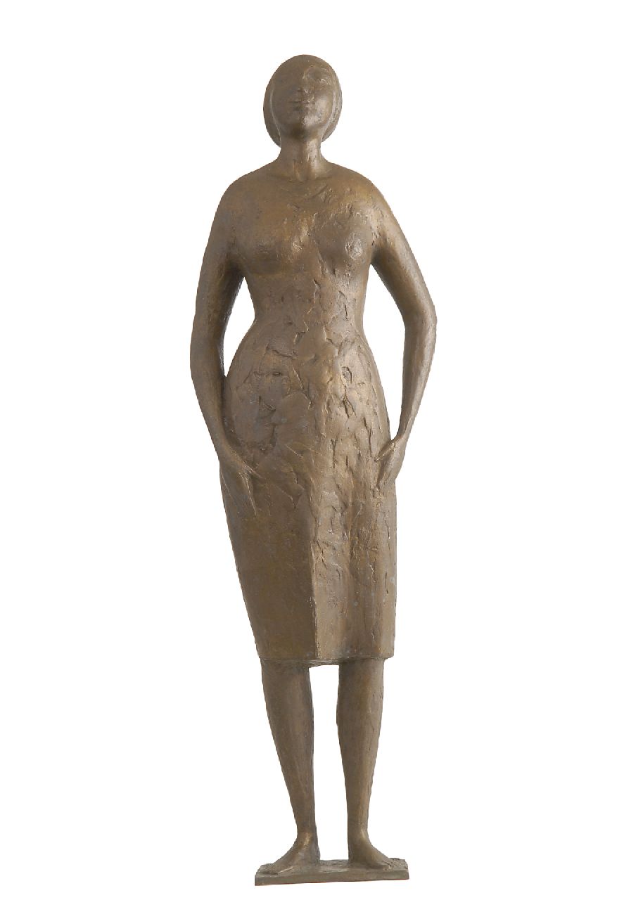 Guus Manche | Staande vrouw, brons, 69,0 x 20,5 cm, gesigneerd voorzien van kunstenaarsstempel op basis en gedateerd 7-II '57