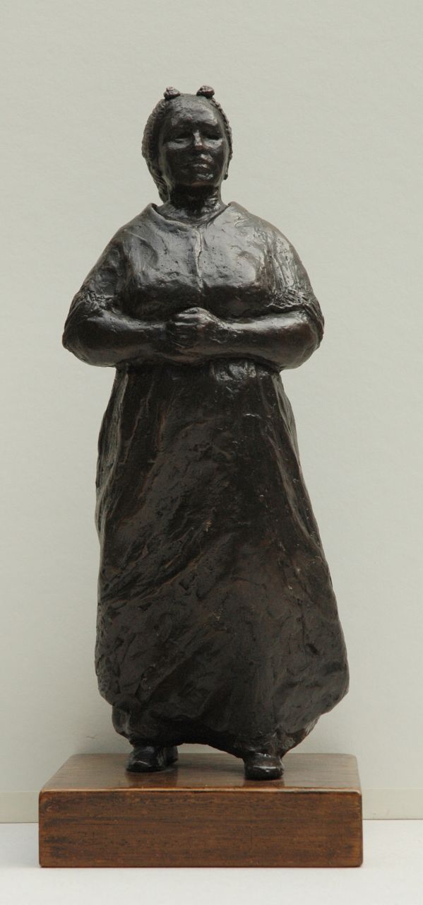 Bakker G.  | Gerard Bakker, Scheveningse vissersvrouw, brons 34,0 x 14,0 cm, gesigneerd onderaan rok met monogram en te dateren ca. 1982