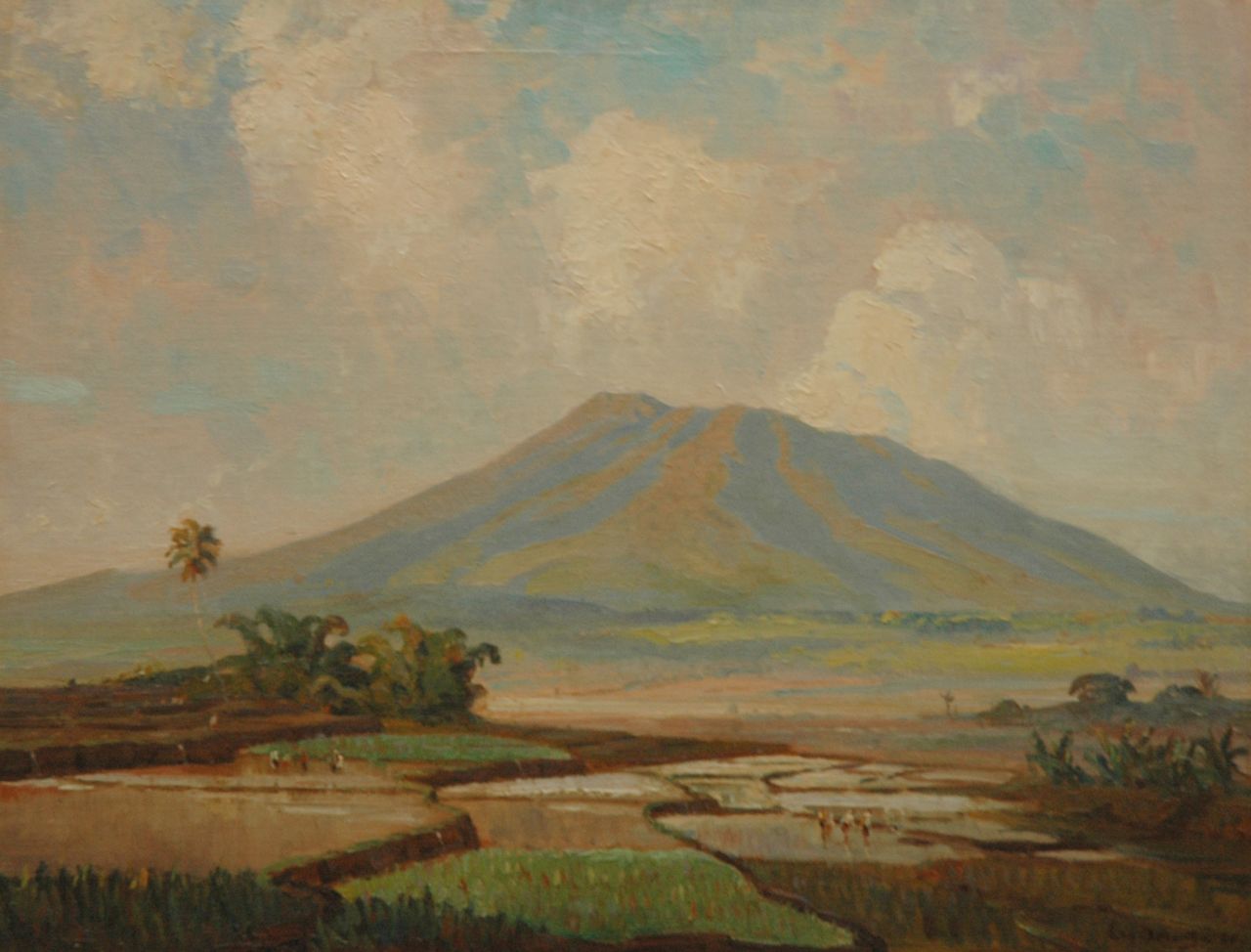 Dezentjé E.  | Ernest Dezentjé, Arbeiders in de rijstvelden aan de voet van een vulkaan, olieverf op doek op board 46,9 x 60,5 cm, gesigneerd rechtsonder en gedateerd '28