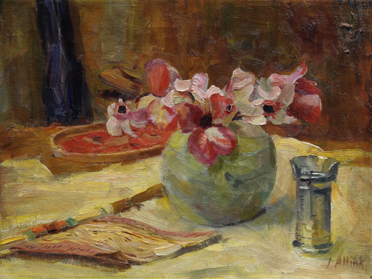 Altink J.  | Jan Altink, Stilleven met waaier en bloemen, olieverf op doek 30,2 x 40,1 cm, gesigneerd rechtsonder