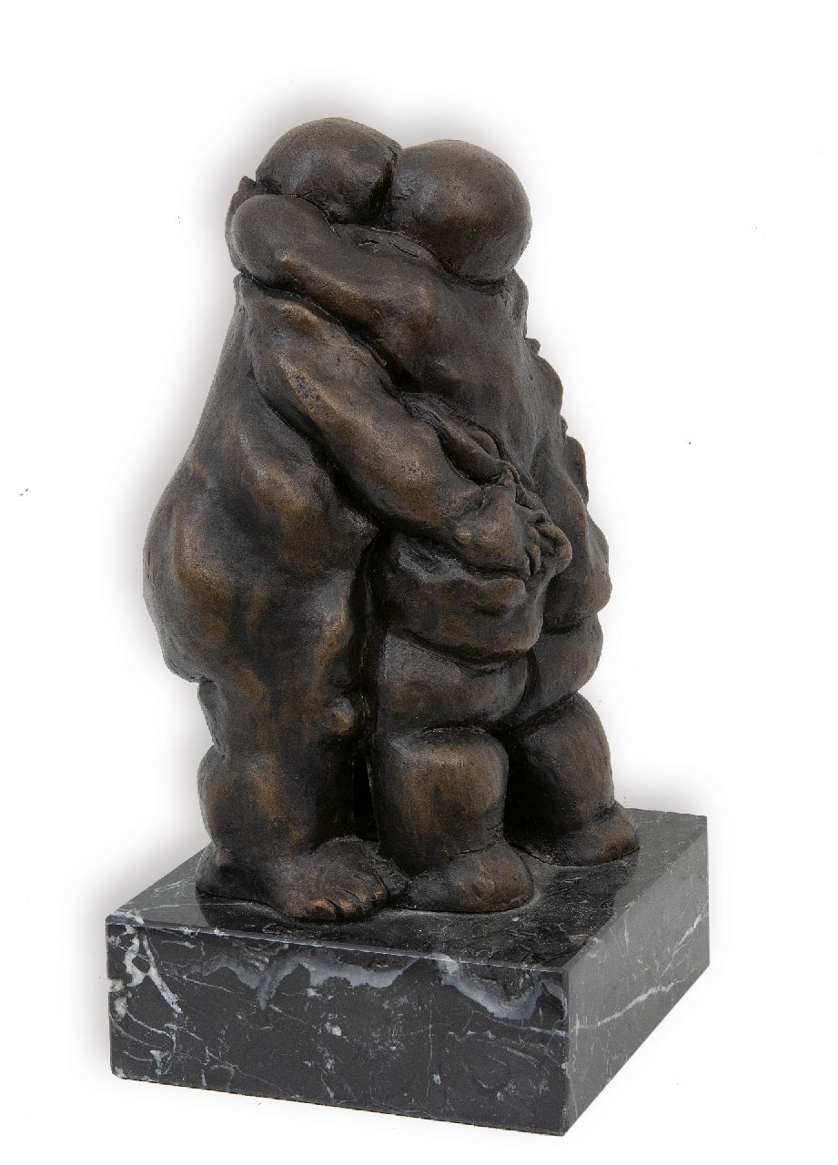 Mayo R.  | Rafael Mayo | Beelden en objecten te koop aangeboden | Omhelzing, brons 27,3 x 12,8 cm, gesigneerd op linkerhiel grootste figuur