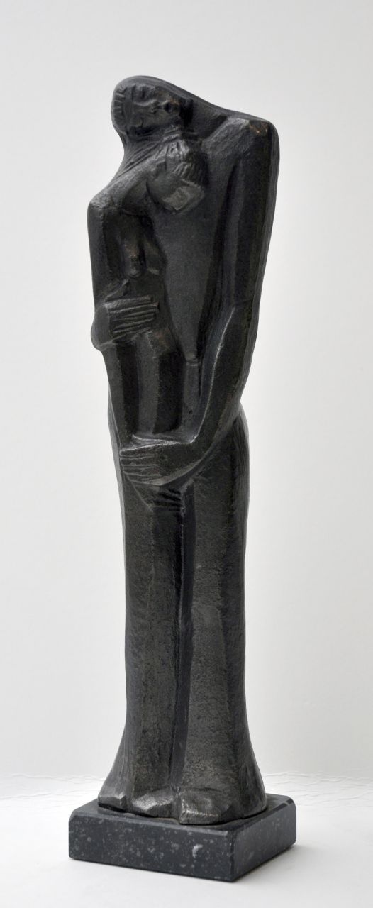 Acker J. van | Jozef 'Jos' van Acker, Tedere omhelzing, brons 33,0 x 7,3 cm, gesigneerd op achterzijde been man