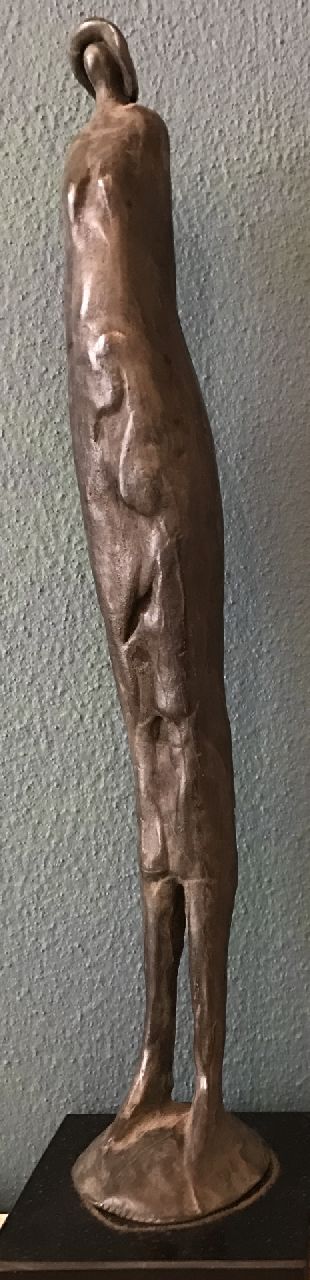 Hemert E. van | Evert van Hemert, Little lady, gepatineerd brons 20,5 x 4,0 cm, gesigneerd met monogram op basis en te dateren 2000