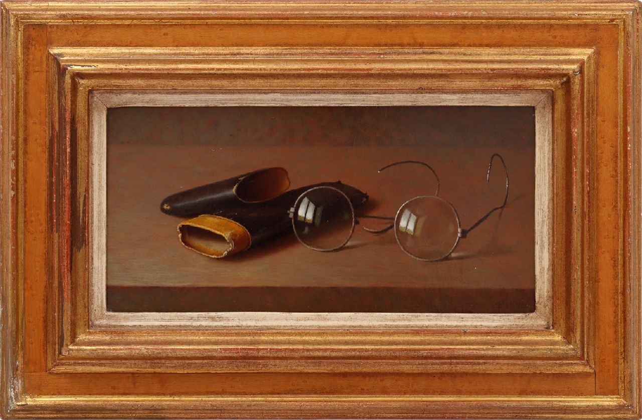 Bubarnik A.G. | Andreas Gyula Bubarnik | Schilderijen te koop aangeboden | Stilleven van een bril en koker, olieverf op doek op paneel 14,0 x 28,0 cm, gesigneerd rechtsonder Bubarnik A.G. | Andreas Gyula Bubarnik | Schilderijen te koop aangeboden | Stilleven van een bril en koker, olieverf op doek op paneel 14,0 x 28,0 cm, gesigneerd rechtsonder