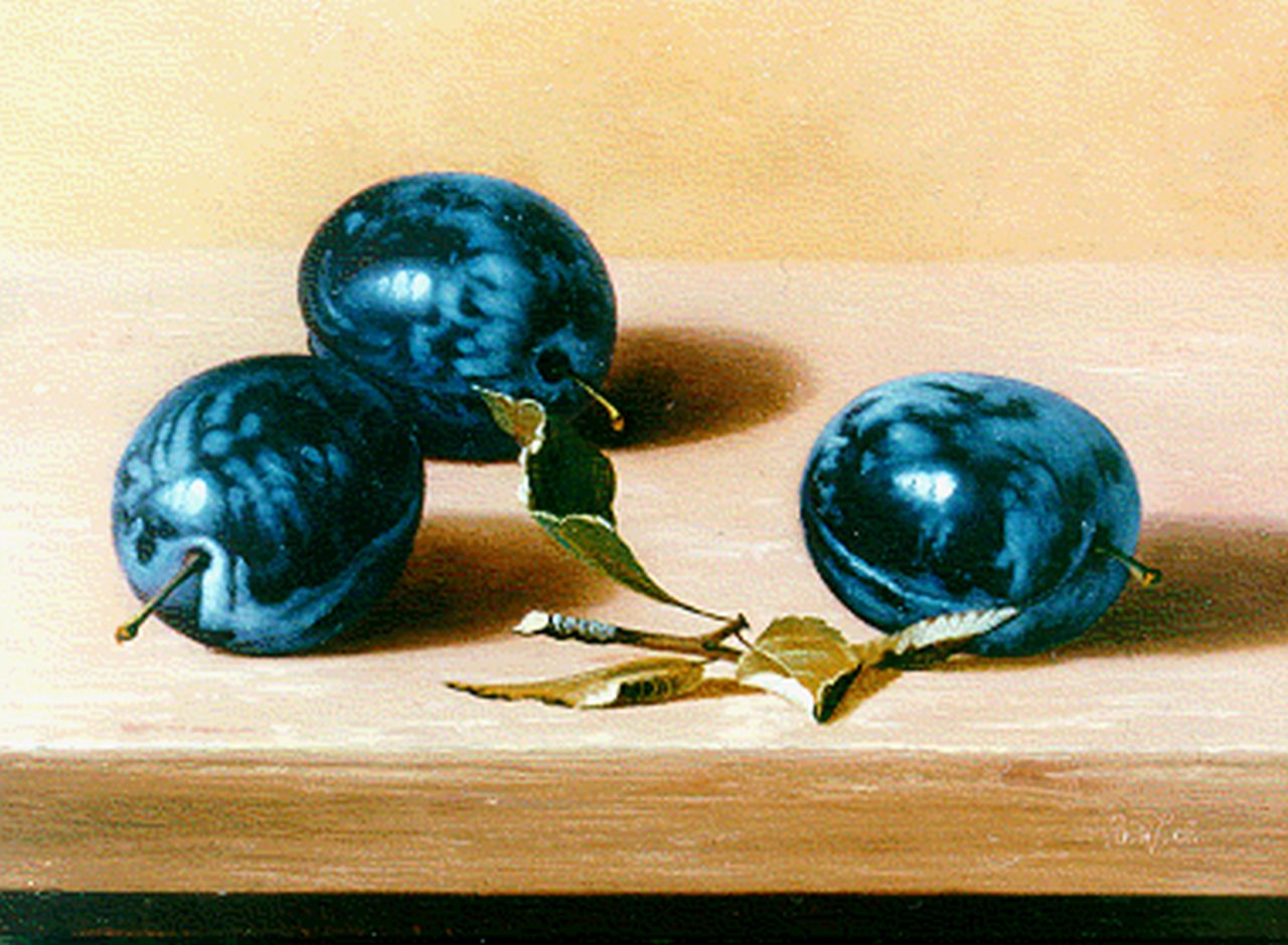 Wanyi B.  | Balasz Wanyi, Stilleven met blauwe pruimen, olieverf op paneel 13,0 x 18,0 cm, gesigneerd rechtsonder ini