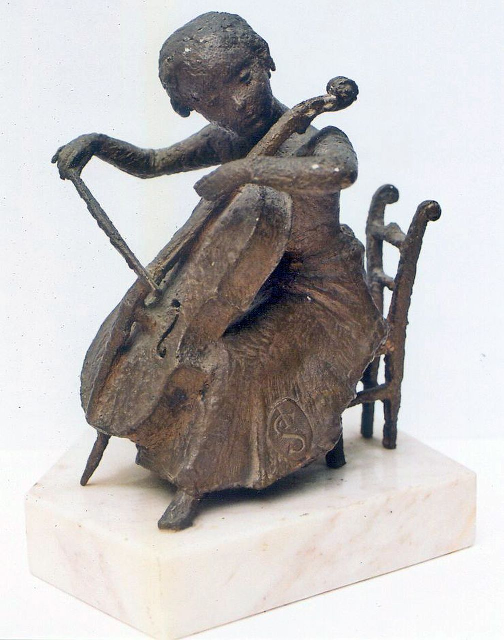 Starreveld P.  | Pieter Starreveld, Celliste, brons 21,0 cm, gesigneerd met monogram