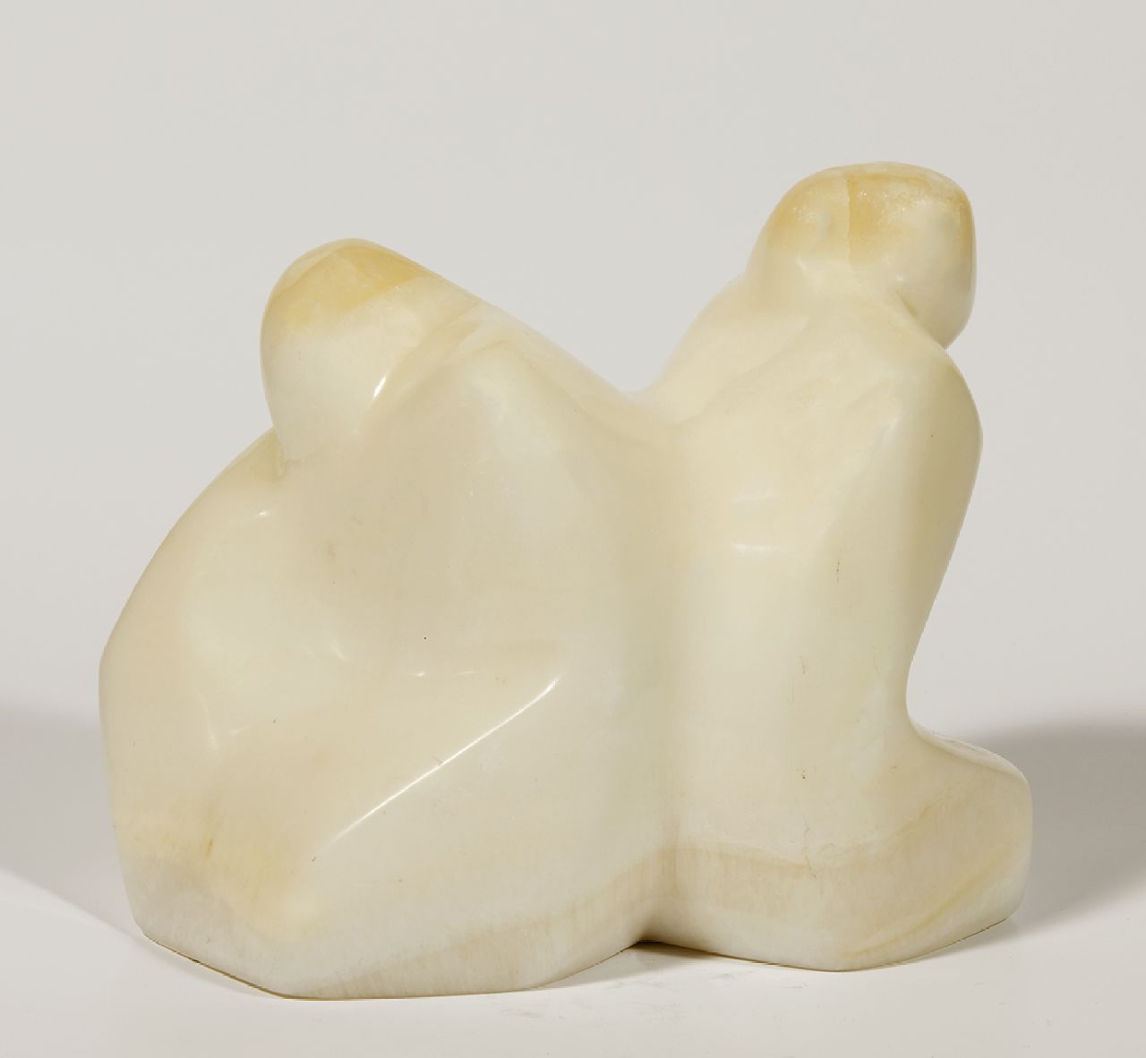 Nel Lith | Rug tegen rug, wit marmer, 17,0 x 20,5 cm, gesigneerd op de rug met initialen