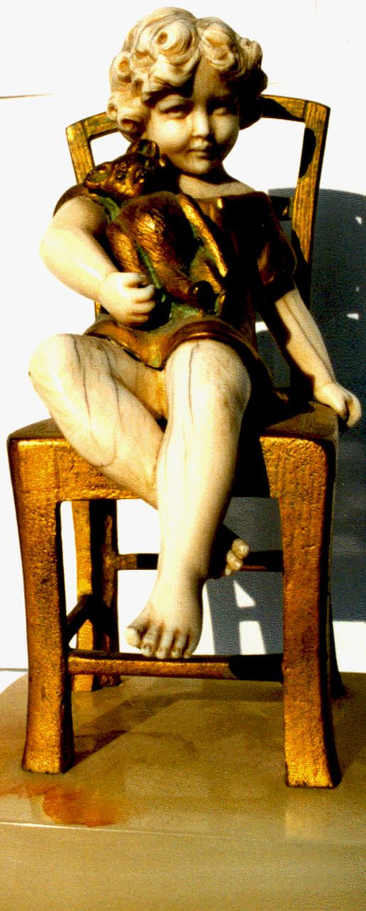 Barthelemy   | Barthelemy, Meisje met beer op stoel, brons 10,0 cm, gesigneerd rechtsonder