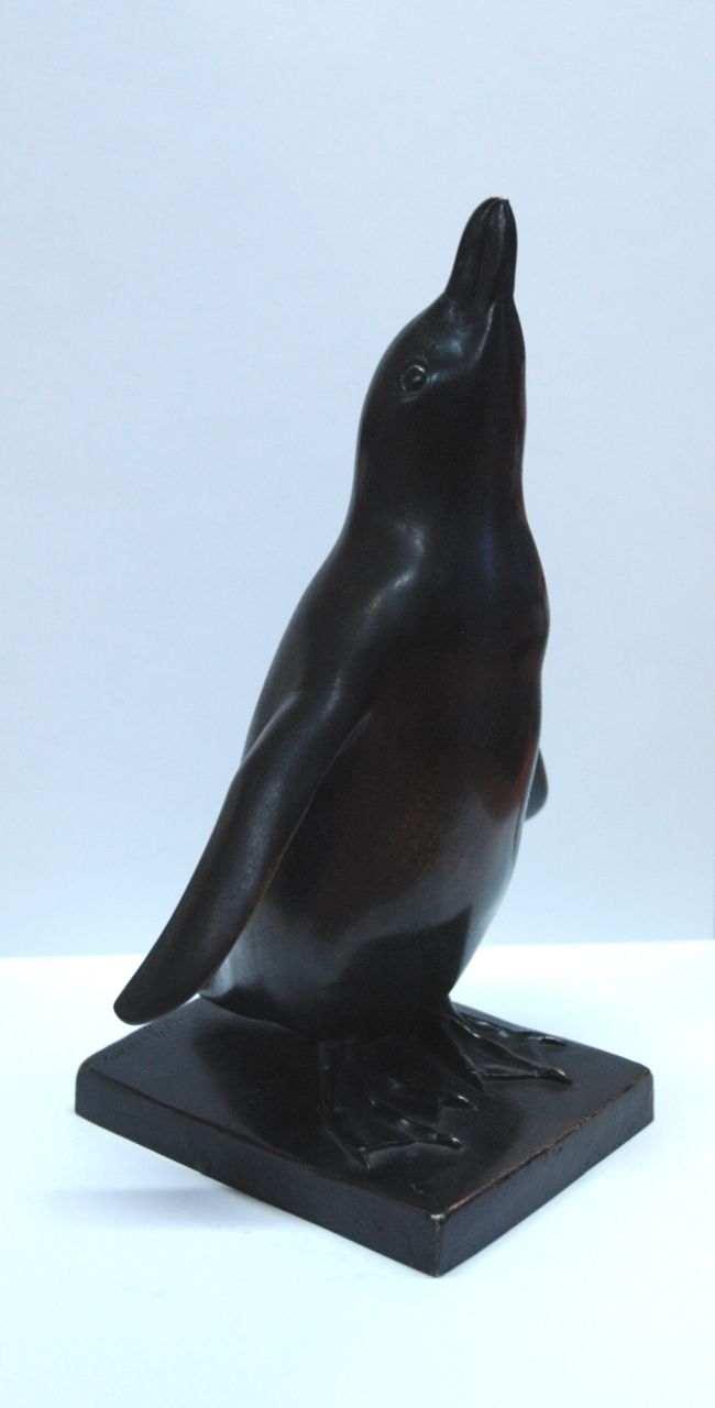 O. Yversen | Pinguïn, brons, 21,8 x 16,8 cm, gesigneerd op basis