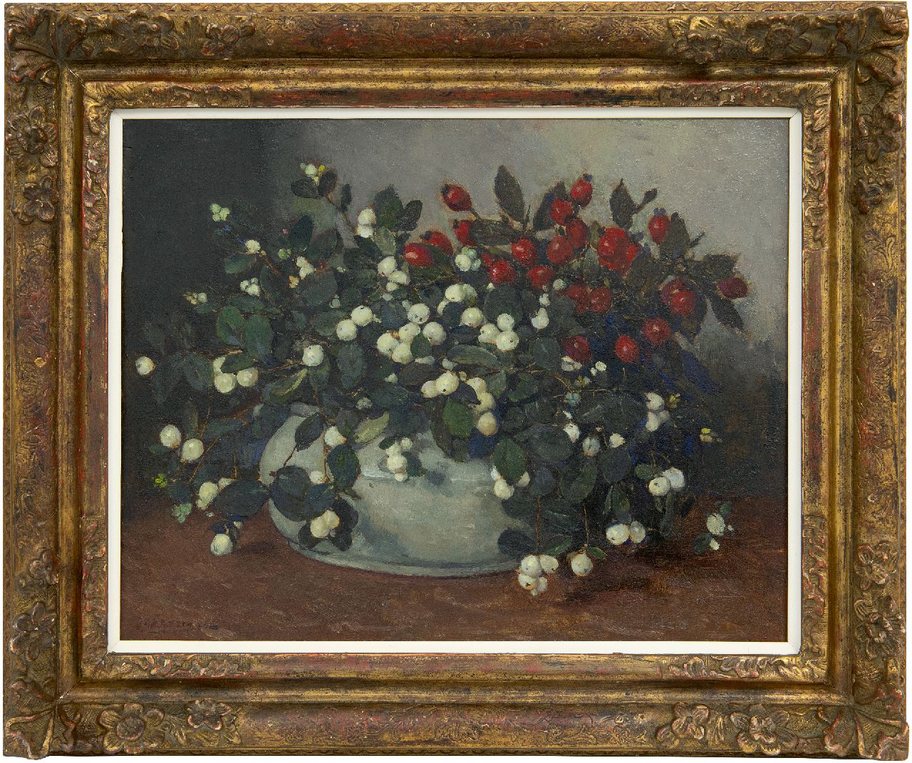 Akkeringa J.E.H.  | 'Johannes Evert' Hendrik Akkeringa, Sneeuwbessen en rozenbottels in witte vaas, olieverf op paneel 34,0 x 42,1 cm, gesigneerd linksonder