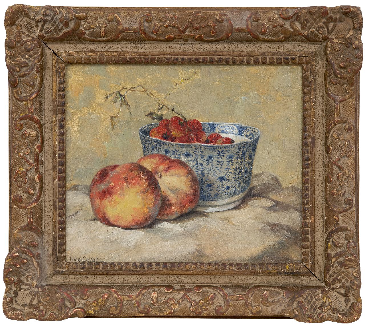 Cevat N.F.H.  | Nicolas Friedrich Heinrich 'Nico' Cevat | Schilderijen te koop aangeboden | Stilleven met perziken en aardbeien, olieverf op paneel 23,4 x 28,0 cm, gesigneerd linksonder