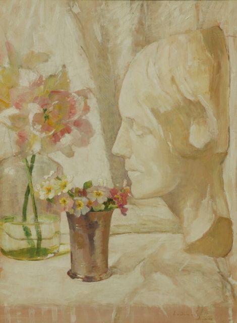 Lucie van Dam van Isselt | Bloemstilleven met gipsplastiek, olieverf op paneel, 44,1 x 32,7 cm, gesigneerd r.o. en verso gedateerd 1919