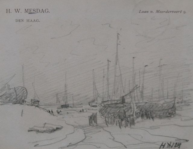 Hendrik Willem Mesdag | Vissers en schepen op het strand, potlood op papier, 8,7 x 11,2 cm, gesigneerd r.o. met initialen