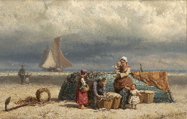Jan H.B. Koekkoek | Vissersfamilie op het strand van Scheveningen, olieverf op doek, 33,4 x 51,5 cm, gesigneerd r.o.