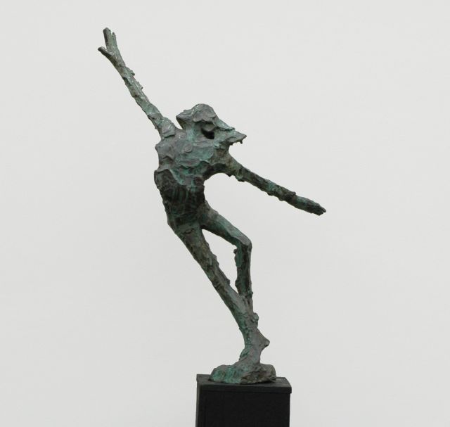Jits Bakker | A dancer, brons, 116,0 x 34,0 cm, gesigneerd op basis