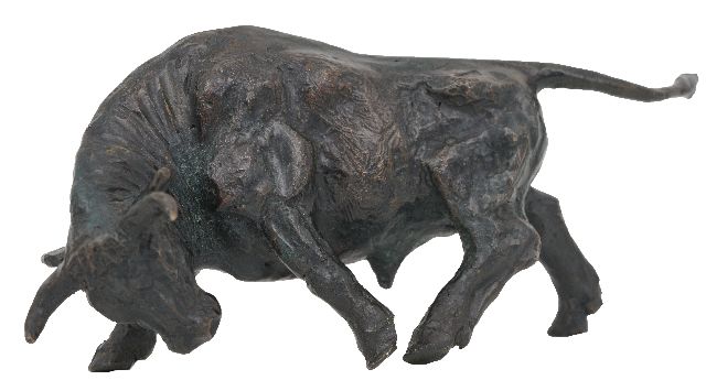 Franz Josef Lipensky | Stier, gepatineerd brons, 7,5 x 17,0 cm, gesigneerd op buik met monogram