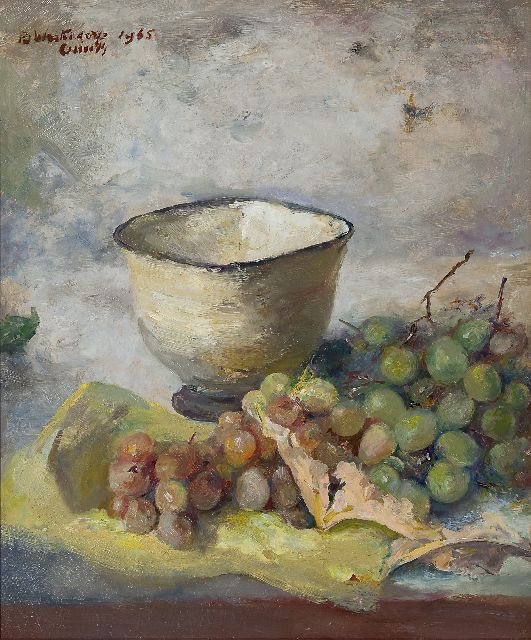Betsy Osieck | Stilleven met druiven en kom, olieverf op schildersboard, 45,9 x 37,9 cm, gesigneerd l.b. en gedateerd 1965