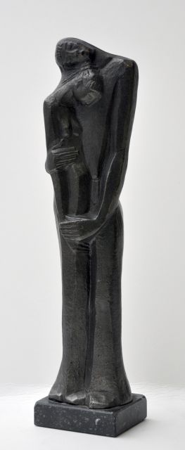 Jos Acker | Tedere omhelzing, brons, 33,0 x 7,3 cm, gesigneerd op achterzijde been man