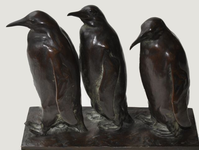 Josef Franz Pallenberg | Pinguins, brons, 23,3 x 28,1 cm, gesigneerd op basis