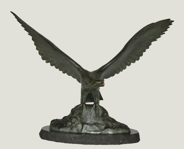 Poertzel H.H.O.  | Adelaar, brons 48,4 x 58,7 cm, gesigneerd op bronzen basis (achterzijde)