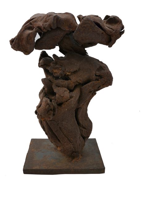 Niermeijer Th.  | IJzeren sculptuur, geoxideerd staal 22,0 x 13,0 cm