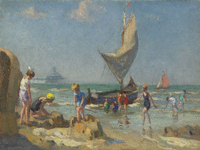 Louis Soonius | Kinderen op het strand van Scheveningen, olieverf op doek, 30,2 x 40,2 cm, gesigneerd l.o.