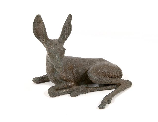 Kurt Arentz | Liggend hertenjong (alleen tezamen met Staand hertenjong), brons, 33,0 cm, gesigneerd op de rand