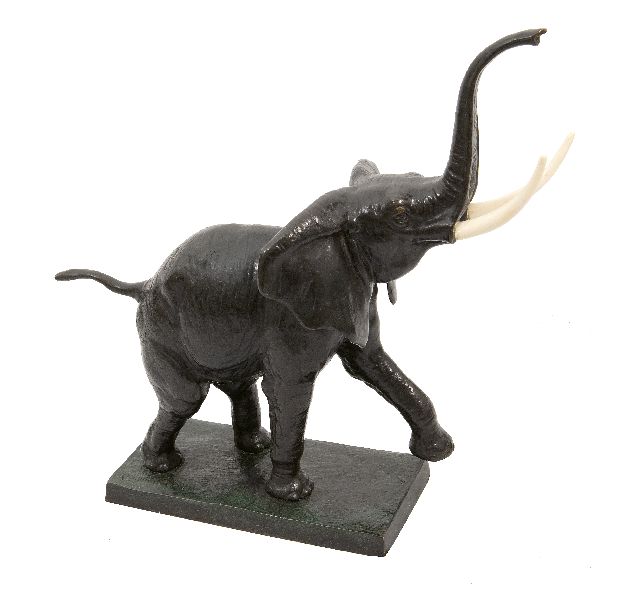 Karl Heynen-Dumont | Lopende olifant, brons en ivoor, 44,0 x 48,0 cm, gesigneerd op basis