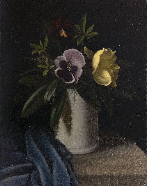 Marguerite Hynckes-Zahn | Bloemstilleven met viooltje en roos, olieverf op doek op board, 42,6 x 33,7 cm, gesigneerd r.o. met initialen
