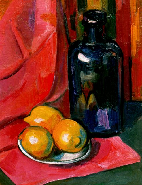 Matthieu Wiegman | Stilleven met blauwe fles en drie citroenen op een schotel, olieverf op doek, 40,0 x 30,0 cm, gesigneerd r.o.
