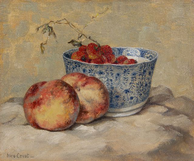 Nico Cevat | Stilleven met perziken en aardbeien, olieverf op paneel, 23,4 x 28,0 cm, gesigneerd l.o.