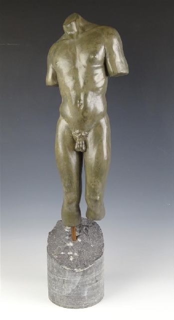 Staveren T. van | Mannelijk naakt, brons 75,5 x 15,5 cm, gesigneerd met monogram op onderbeen en gedateerd '08