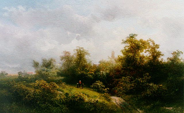 Pieter Kluyver | Boslandschap met figuurtjes en een dorpje in 't verschiet, olieverf op paneel, 32,0 x 52,0 cm, gesigneerd l.o.