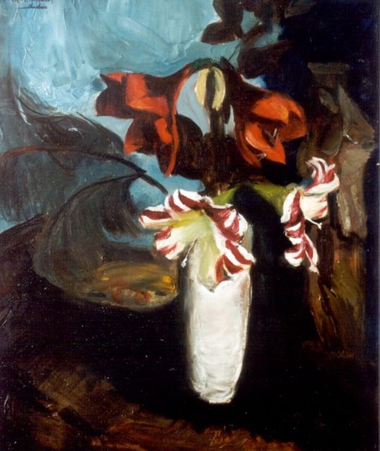 Piet van Wijngaerdt | Amaryllis in witte vaas, olieverf op doek, 80,2 x 68,0 cm, gesigneerd l.b.