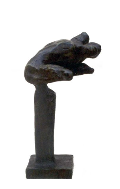 Claus E.  | Hordenloper, brons 16,0 cm, gesigneerd met stempel in de voet